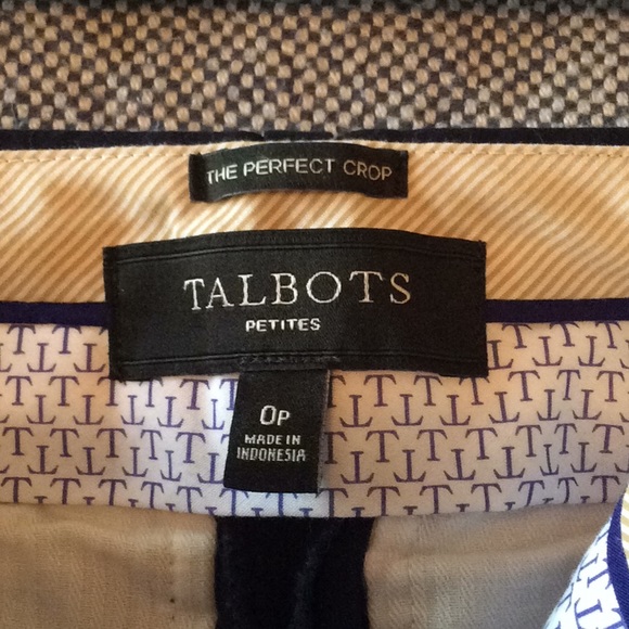 Talbots petite navy blue capris, size 0. - Picture 3 of 3